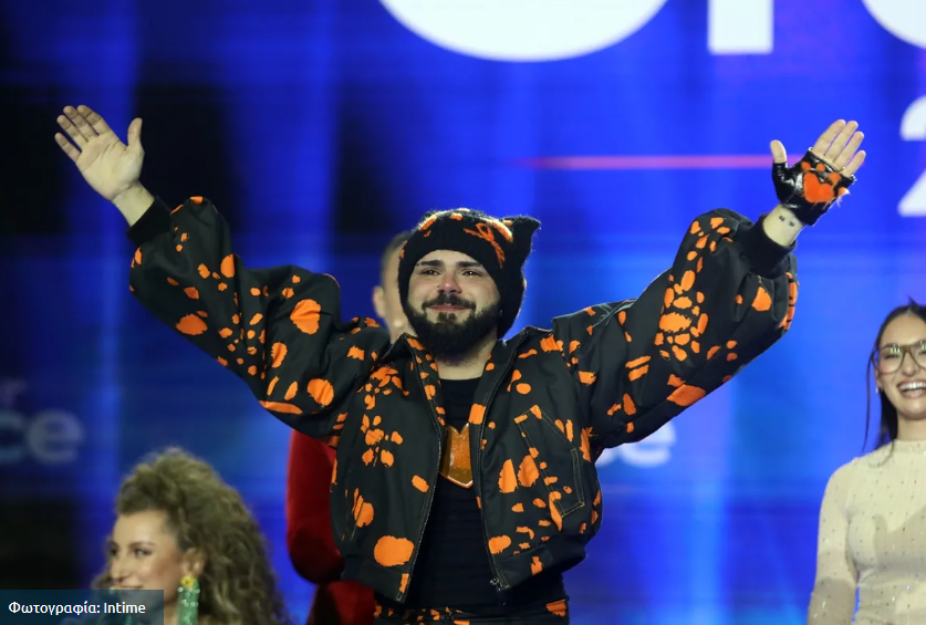 Ο Akylas μετατρέπει το «Ferto» σε λυπημένη μπαλάντα (VIDEO)