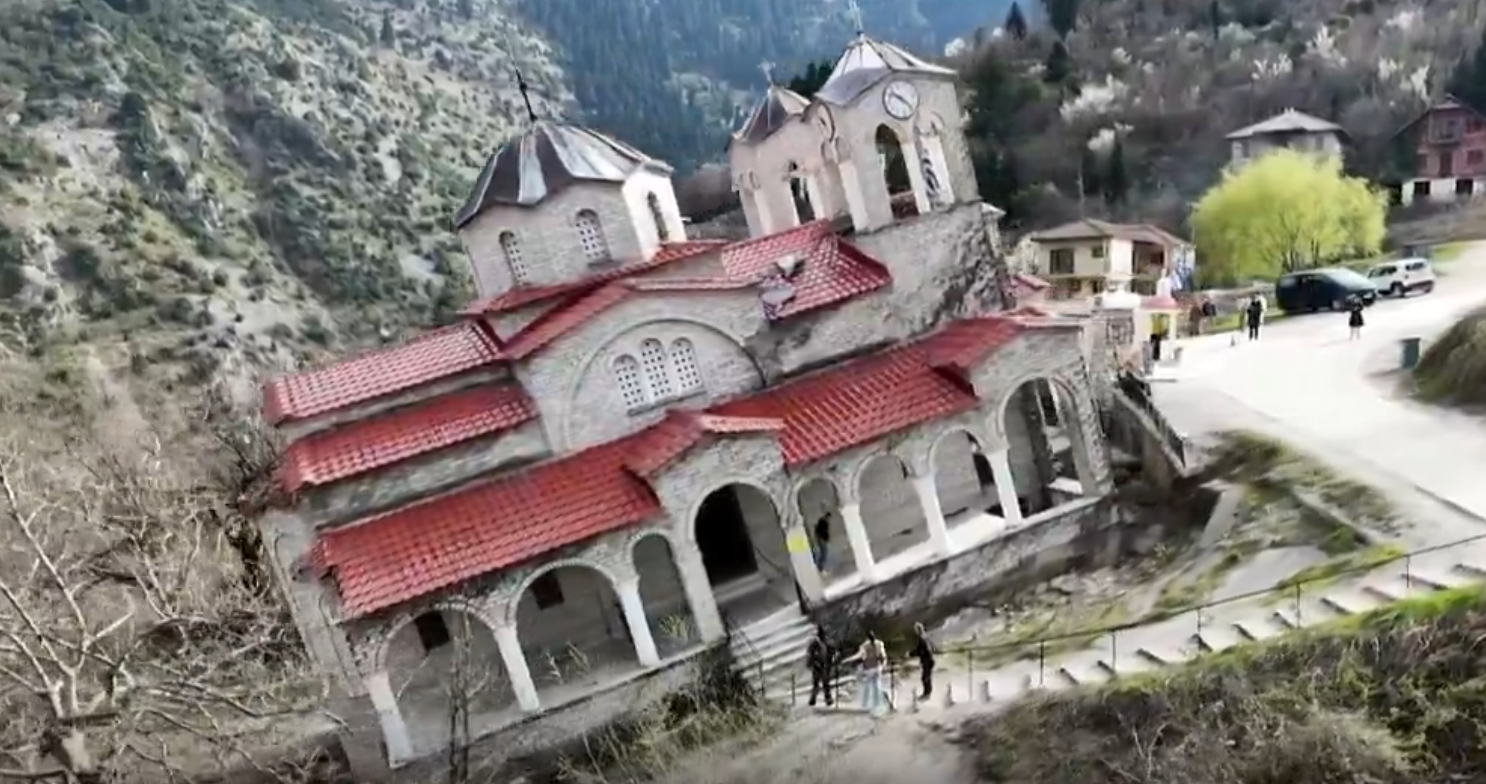 Η εκκλησία στην Ελλάδα που γέρνει περισσότερο και από τον Πύργο της Πίζας (VIDEO)